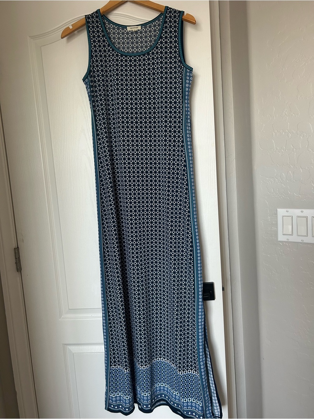 Max Studio Maxi Dress  Size Small